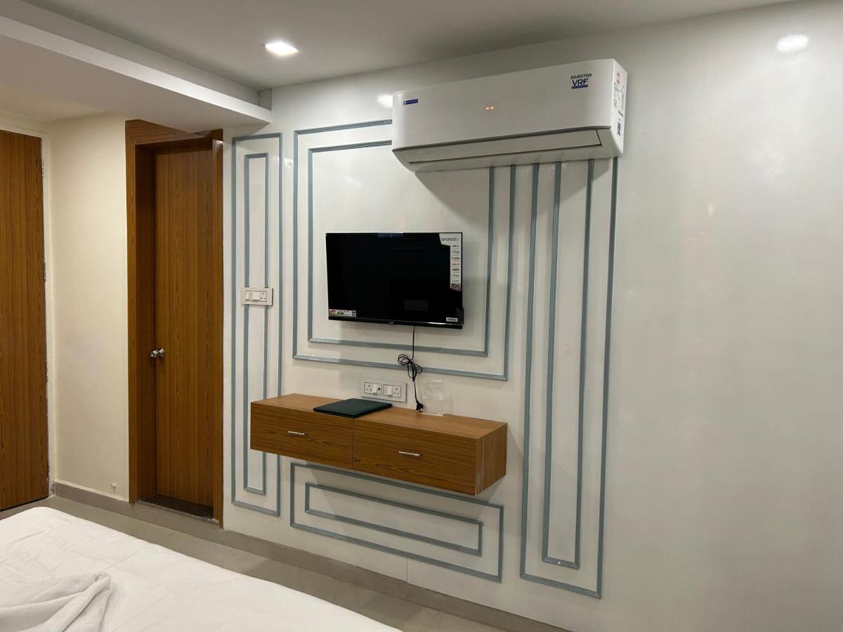 Hotel Cosmopolitan Rooms & Banquet - Hizvo