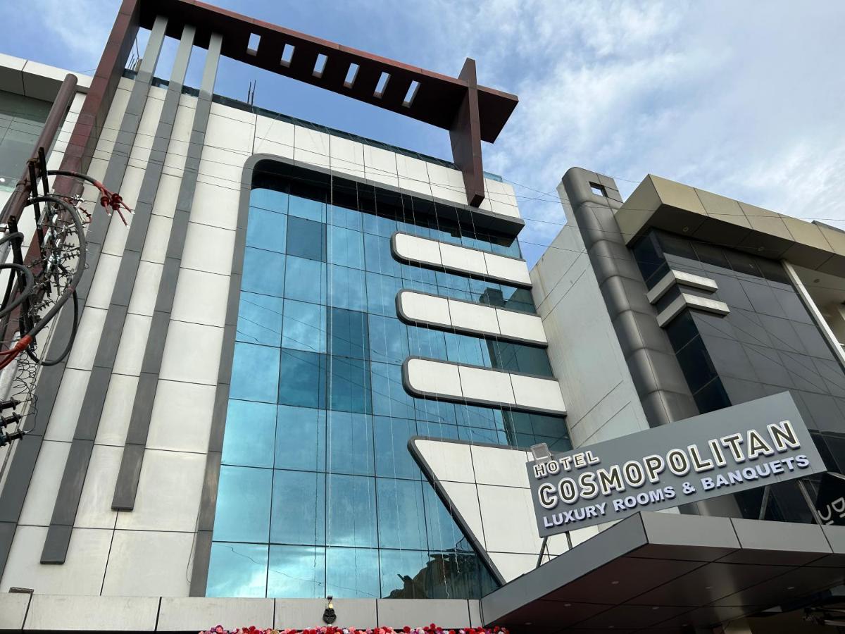 Hotel Cosmopolitan Rooms & Banquet - Housity