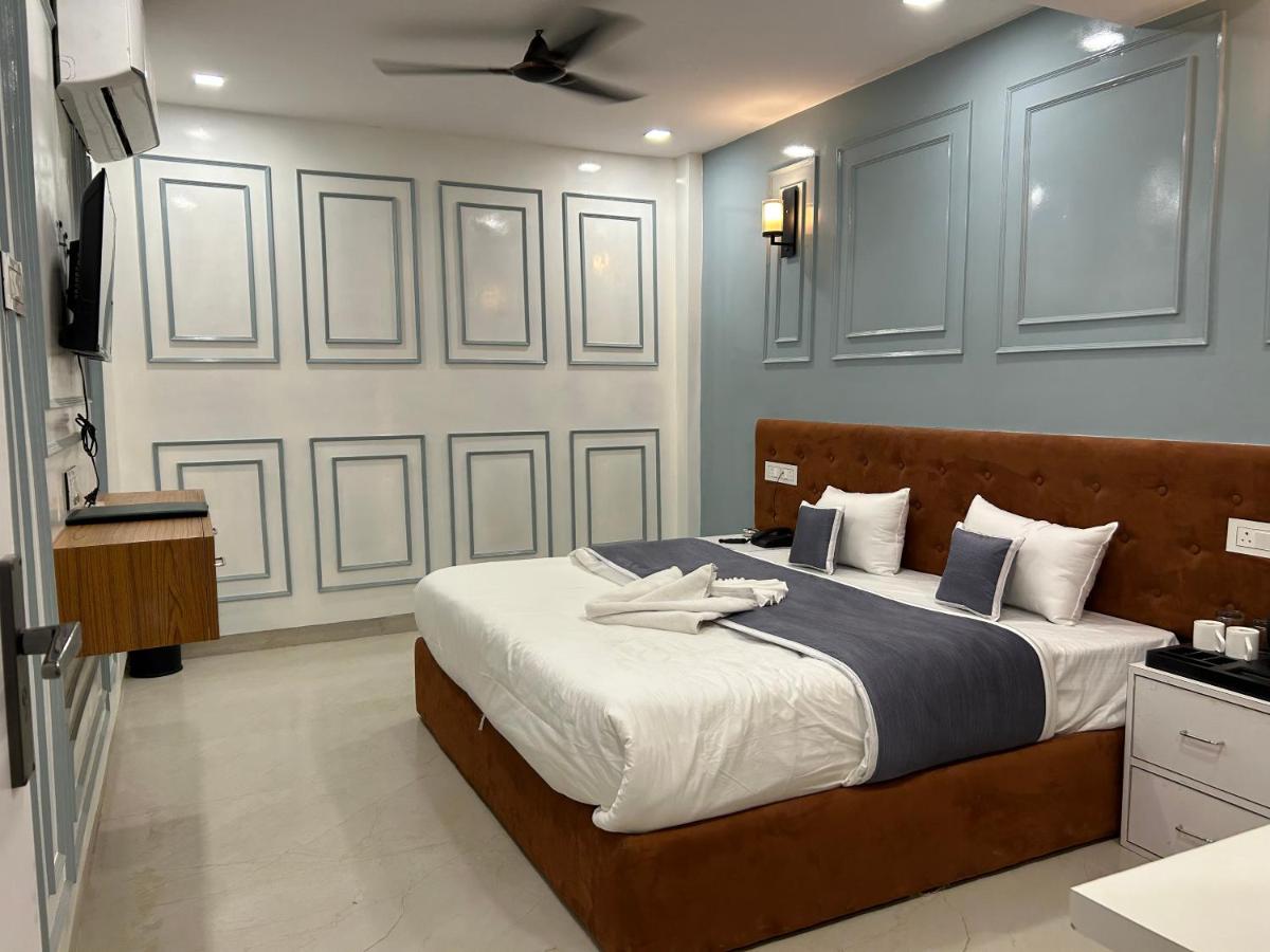 Hotel Cosmopolitan Rooms & Banquet - Housity