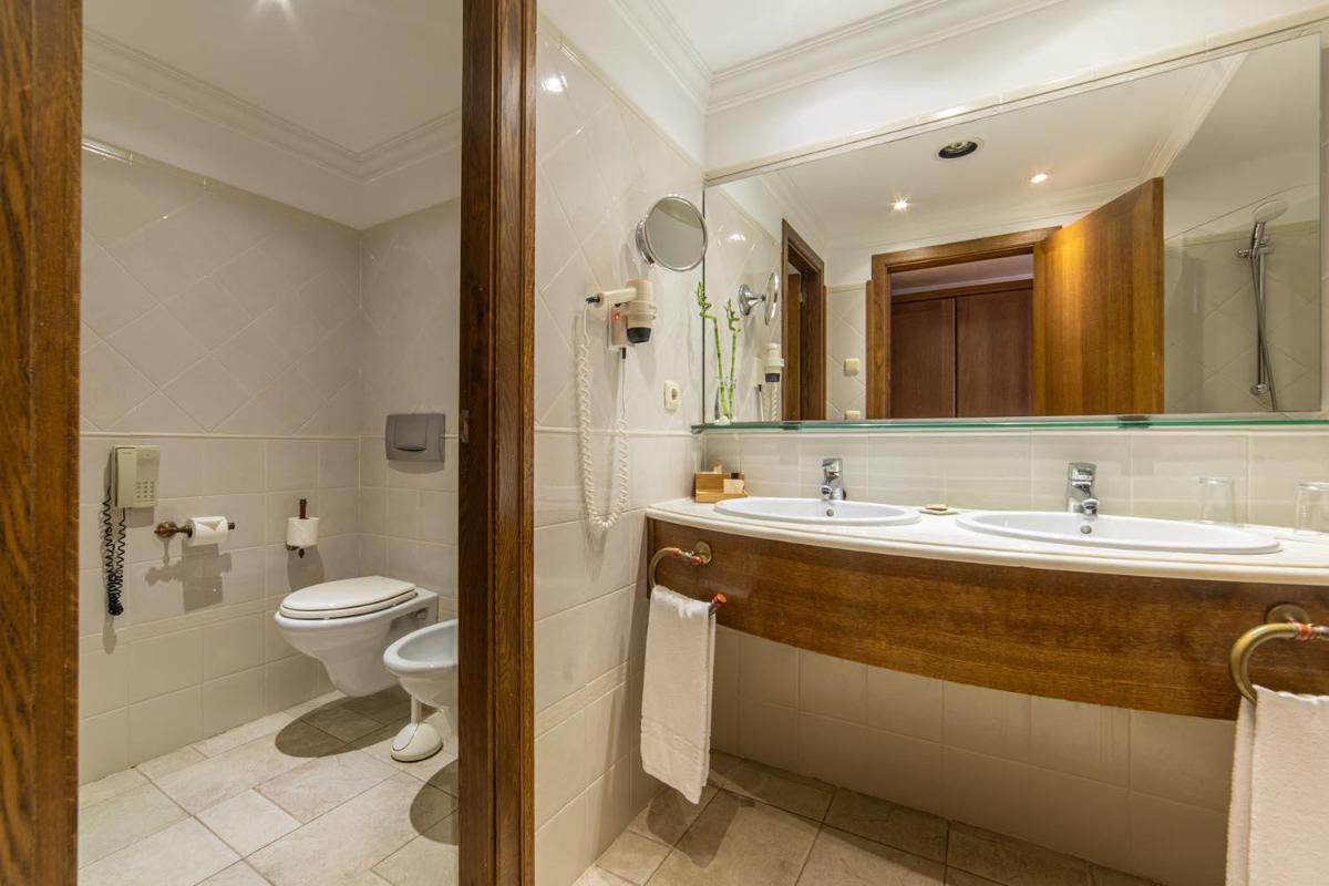 Un baño de CM Mallorca Palace - Only Adults