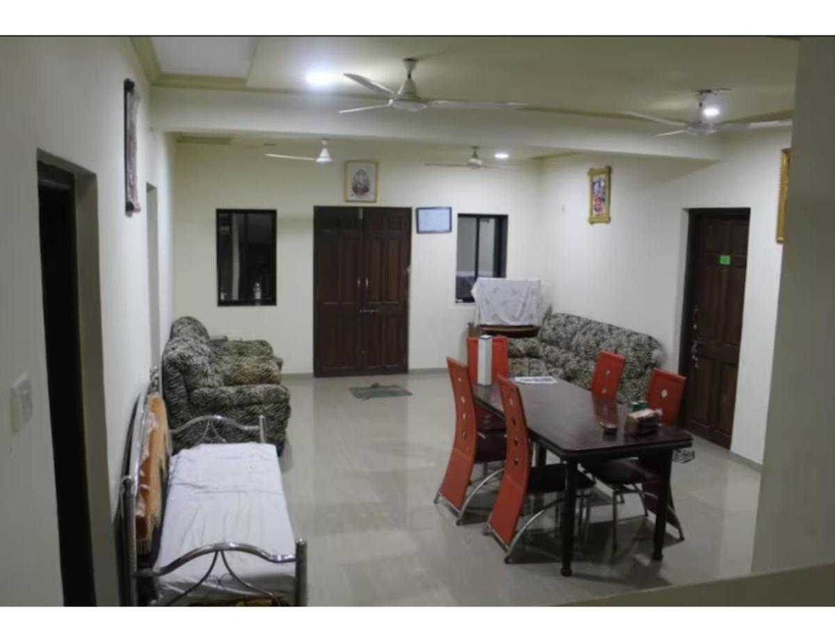 AR Resort & Restaurant, Gauchar - Housity