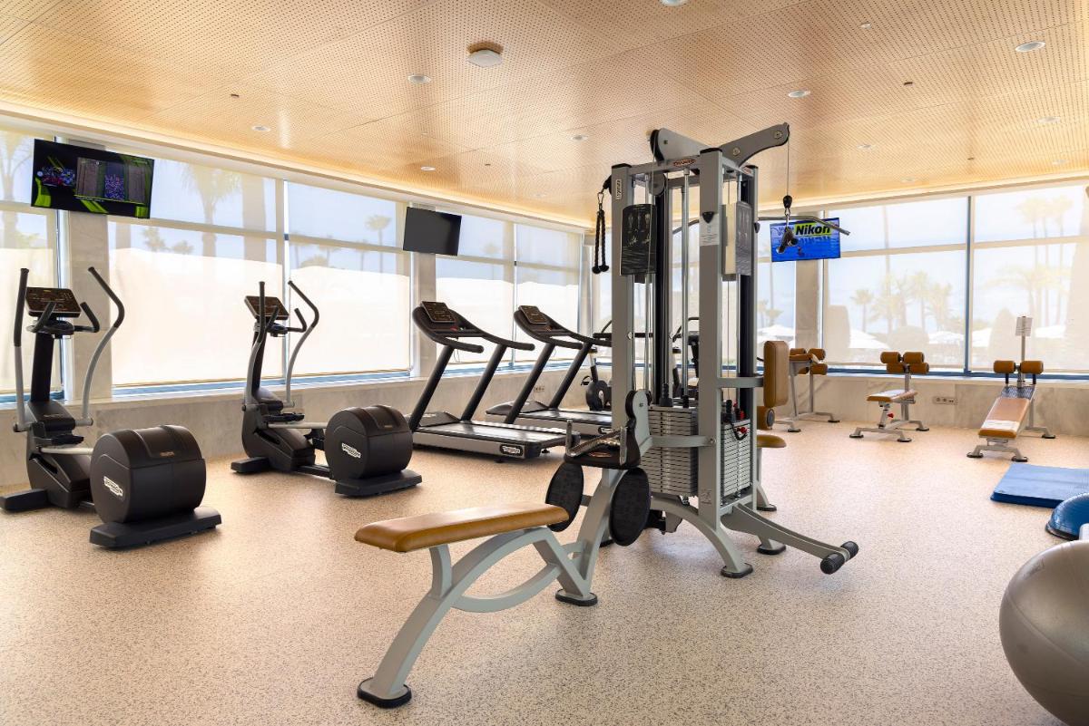 Gimnasio o instalaciones de fitness de Hipotels Barrosa Palace & Spa