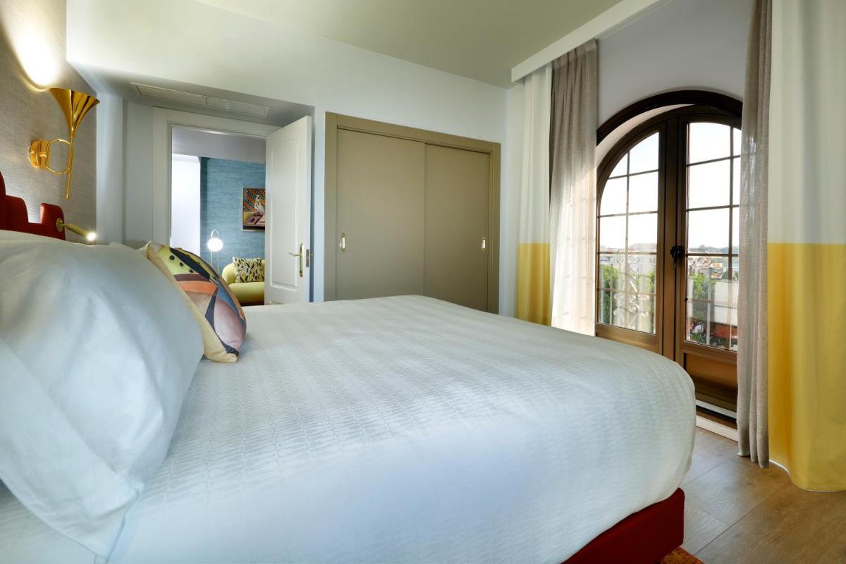Cama o camas de una habitación en Hard Rock Hotel Marbella - Puerto Banús