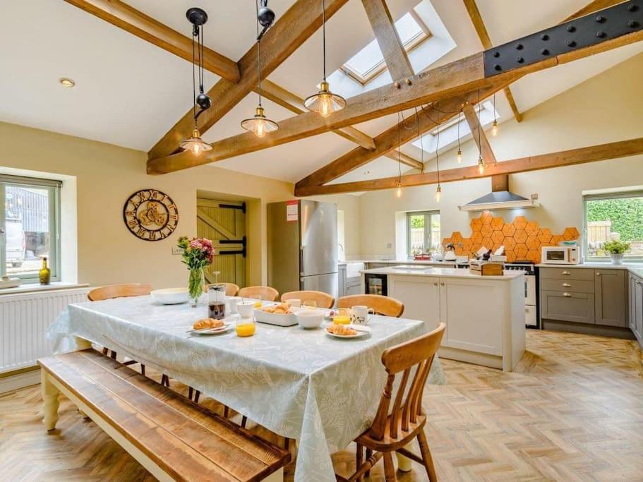 Martin's Farm House - Housity