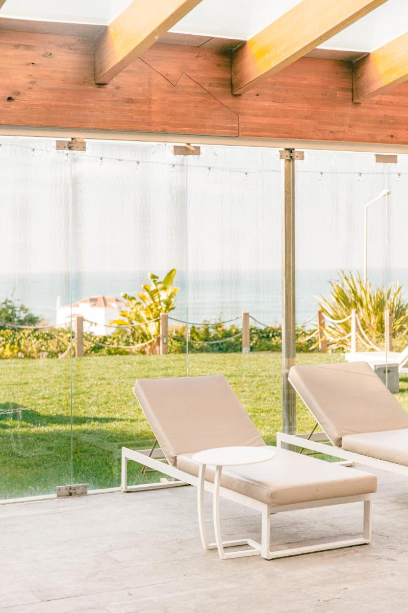 Um jardim no exterior de You and the sea