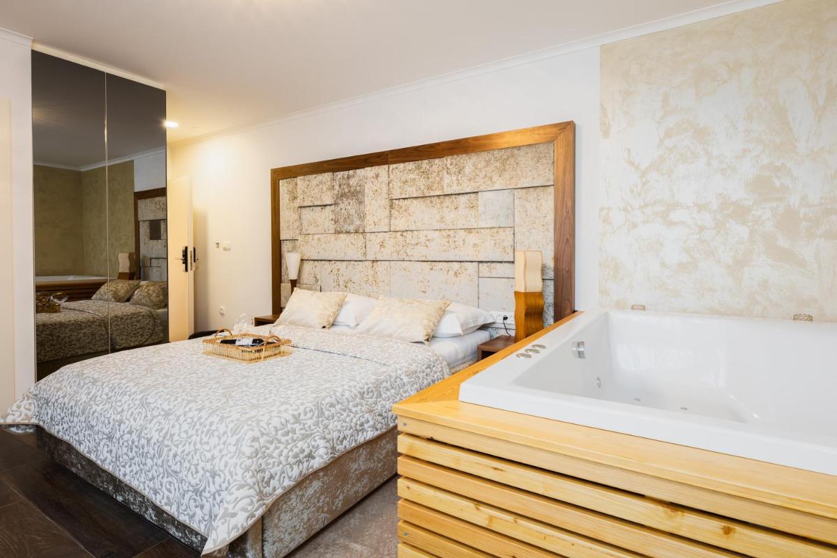 Grand Lakes Rooms - Housity