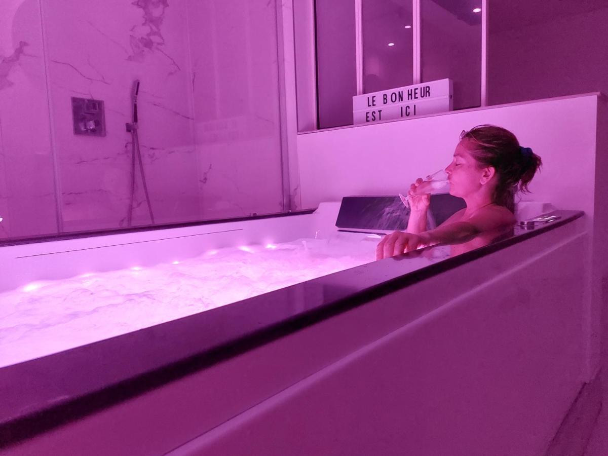 love room white - les delices rooms - Housity