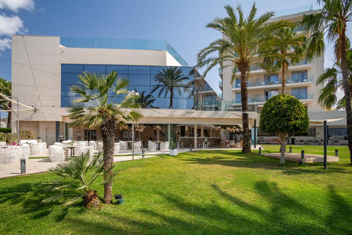 Jardín al aire libre en Hotel Torre del Mar - Ibiza