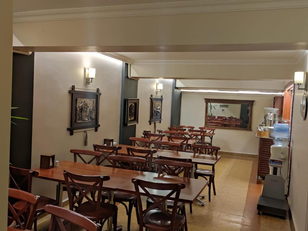 Hotel Nayla - Housity