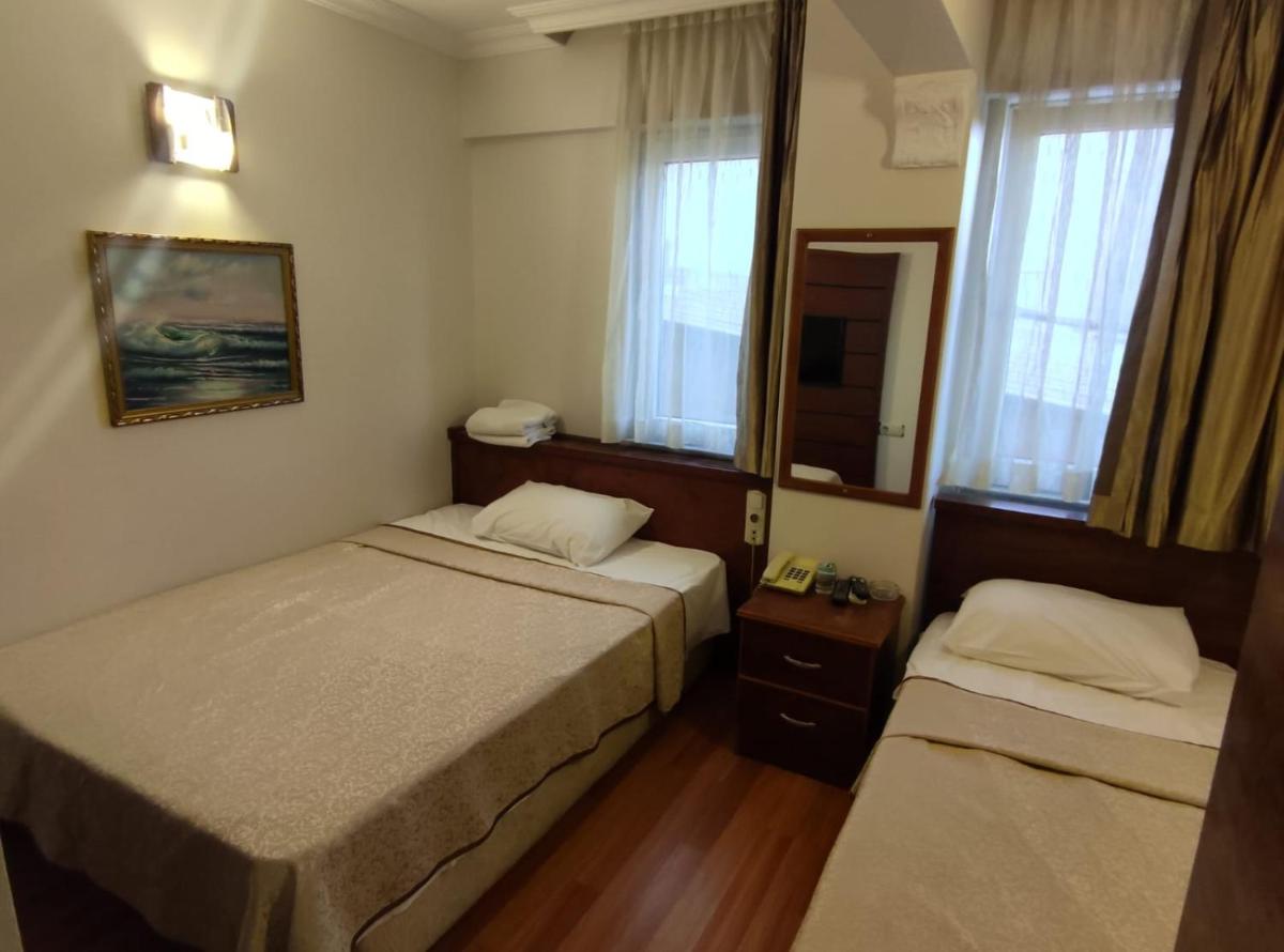 Hotel Nayla - Housity