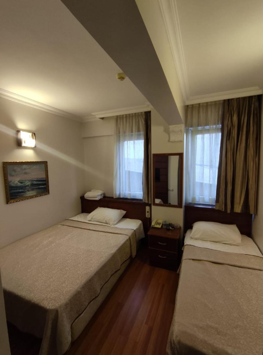 Hotel Nayla - Housity