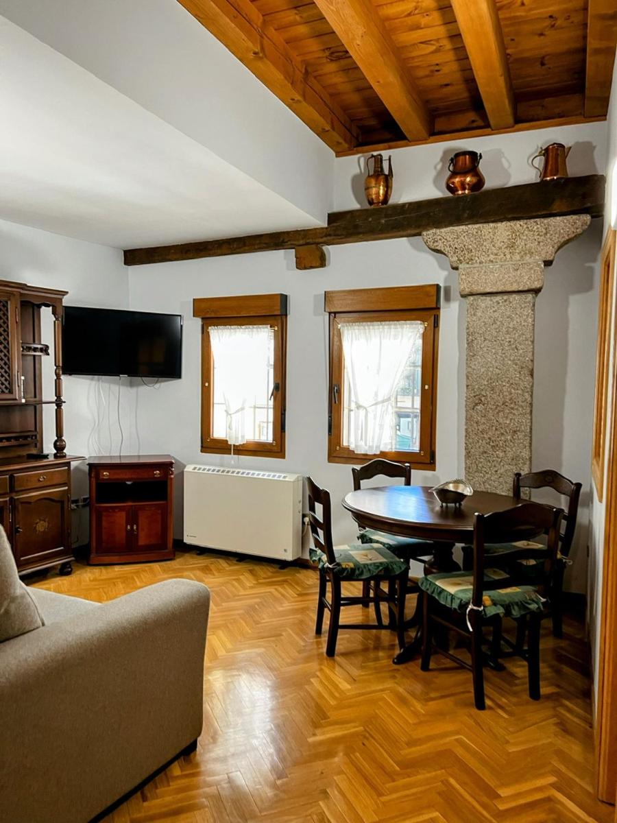 Hostal Plaza - Housity
