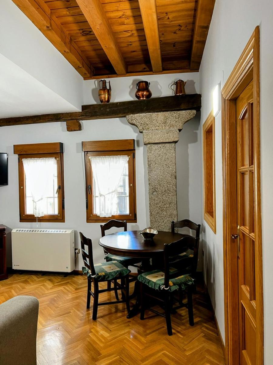 Hostal Plaza - Housity