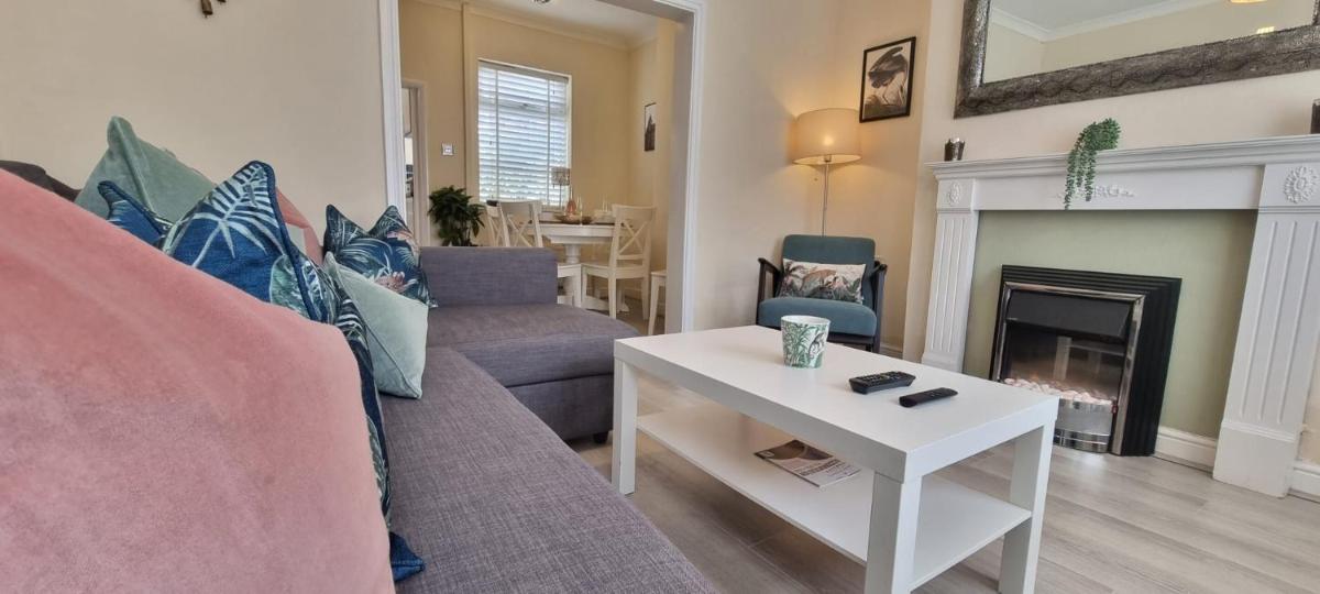 Toffees Townhouse a 2 Bed House in Liverpool 1 Mins walk to Goodison Park - Housity