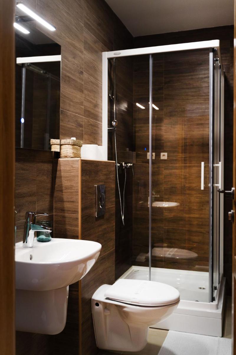 Mini Hotel RiverLux Apartments - Housity