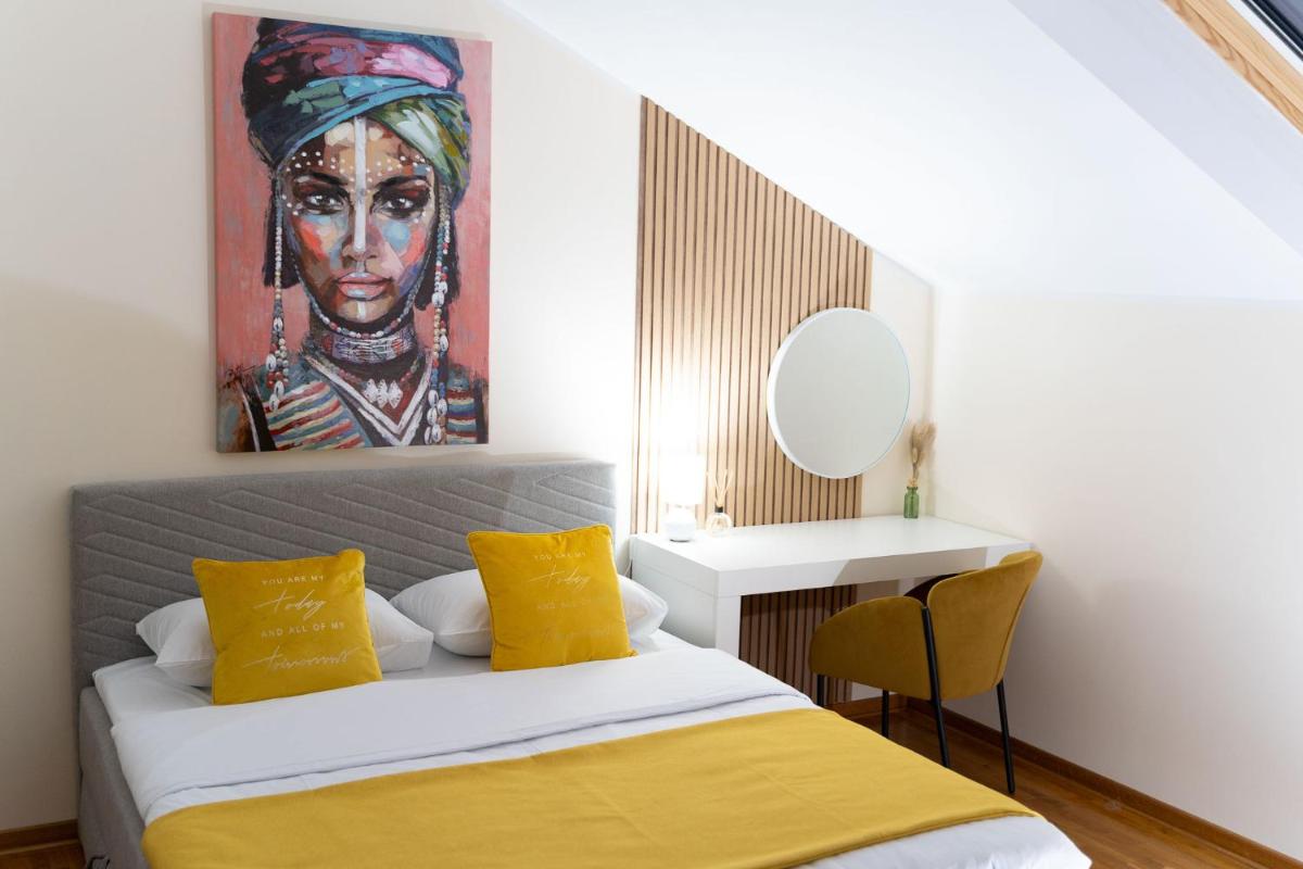 Mini Hotel RiverLux Apartments - Housity