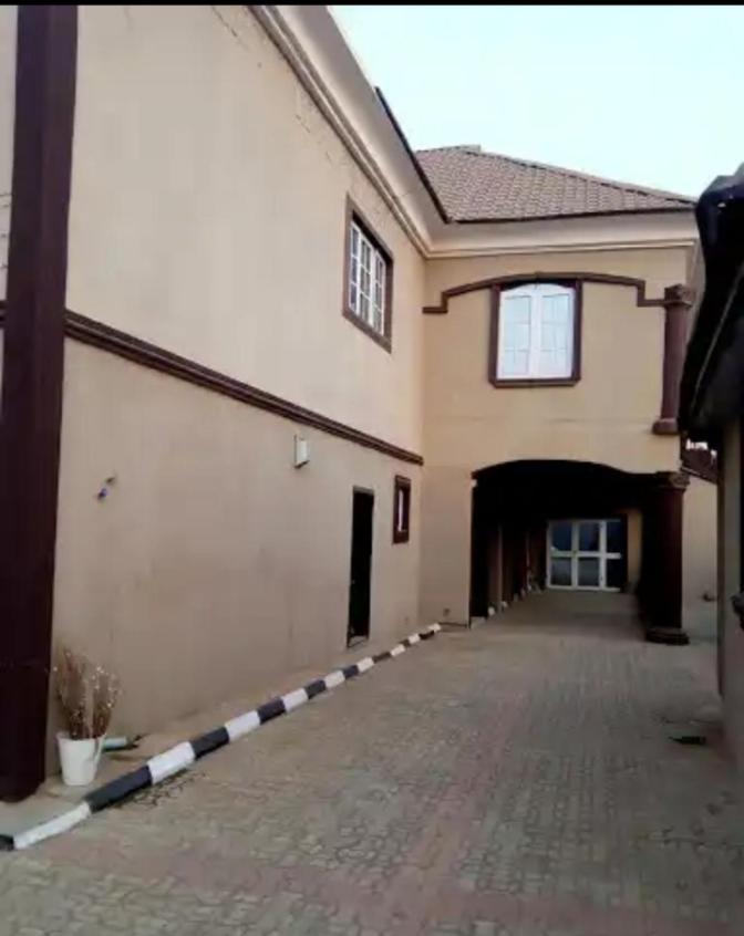 Dabotov hotel and suites - Housity