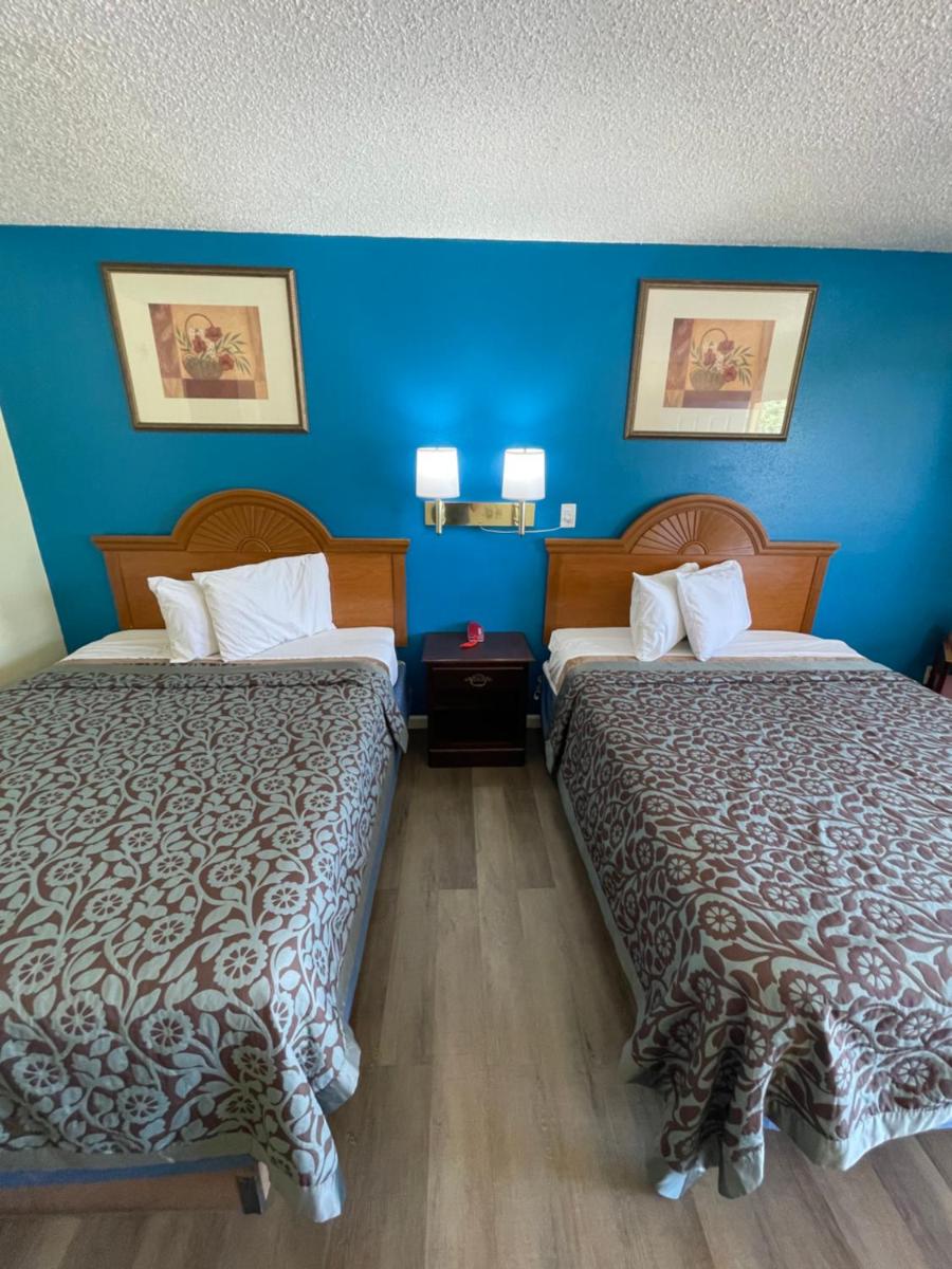 Executive Inn - Housity