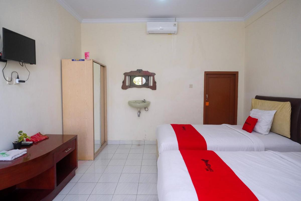 RedDoorz Syariah near Alun Alun Wonosari - Housity