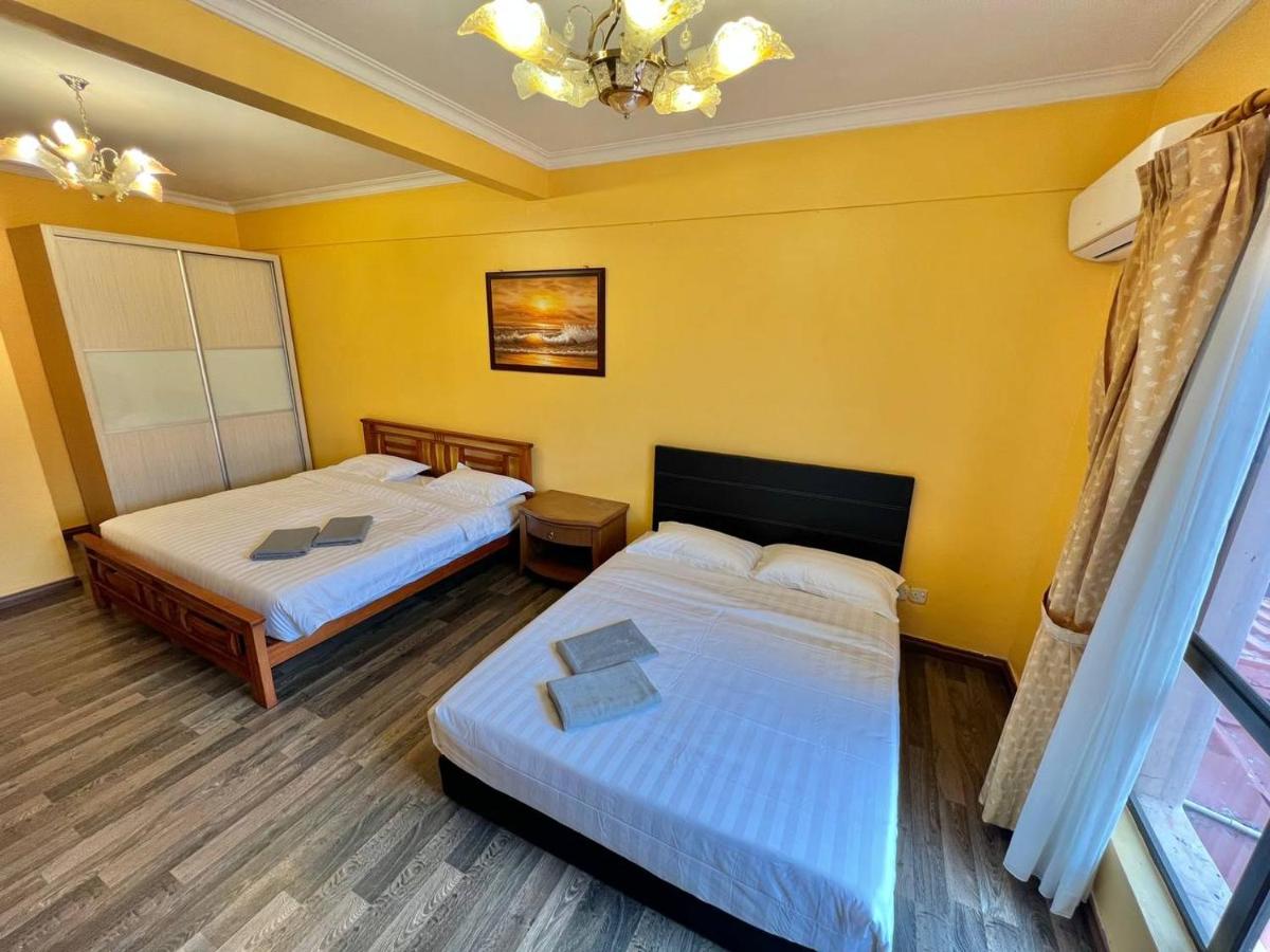 MARINA COURT PENTHOUSE KOTA-KINABALU VACATION HOME 5 BEDROOMS - 15 PAX - Housity