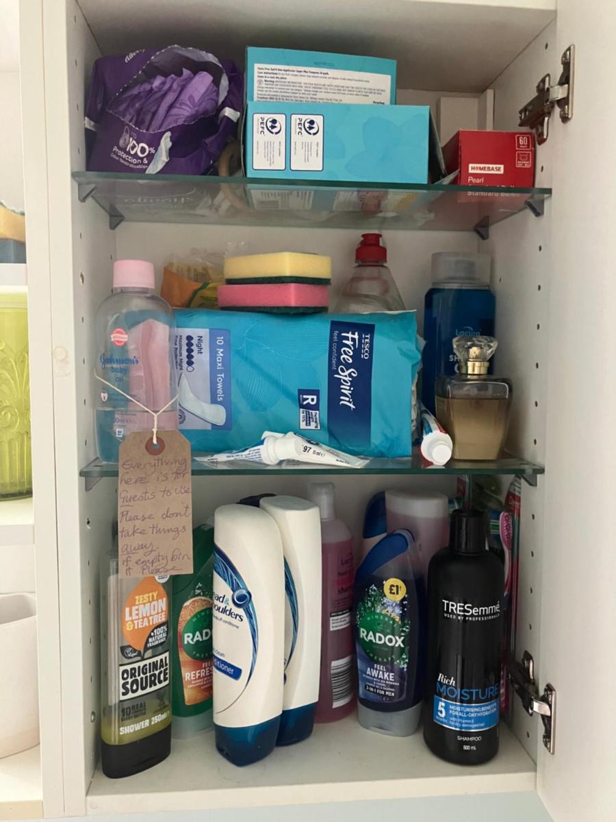 Comfortable rooms upstairs at number 8 - Housity