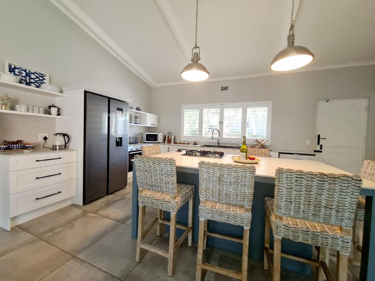 Victoria's Secret - Housity