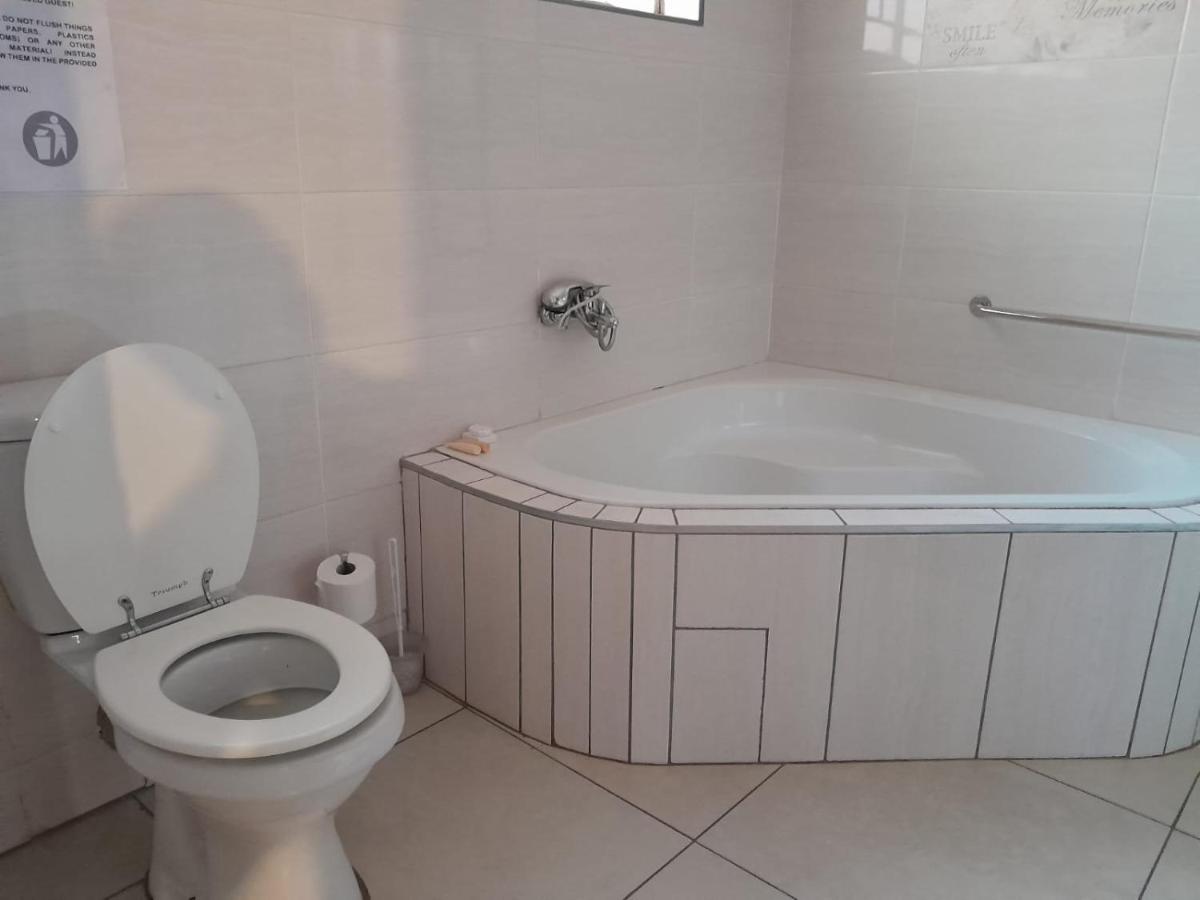 Suitetrails - RS GARDEN GUESTHOUSE