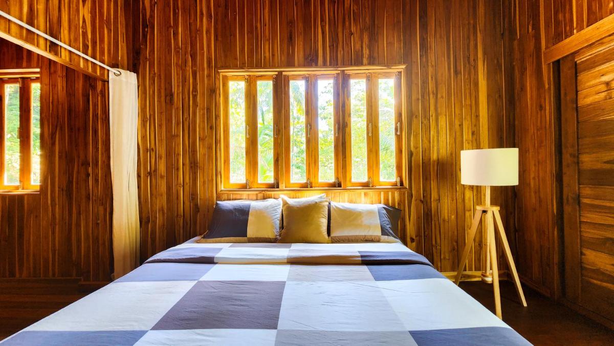 Baan Bhuwann Forest Chalet - Housity