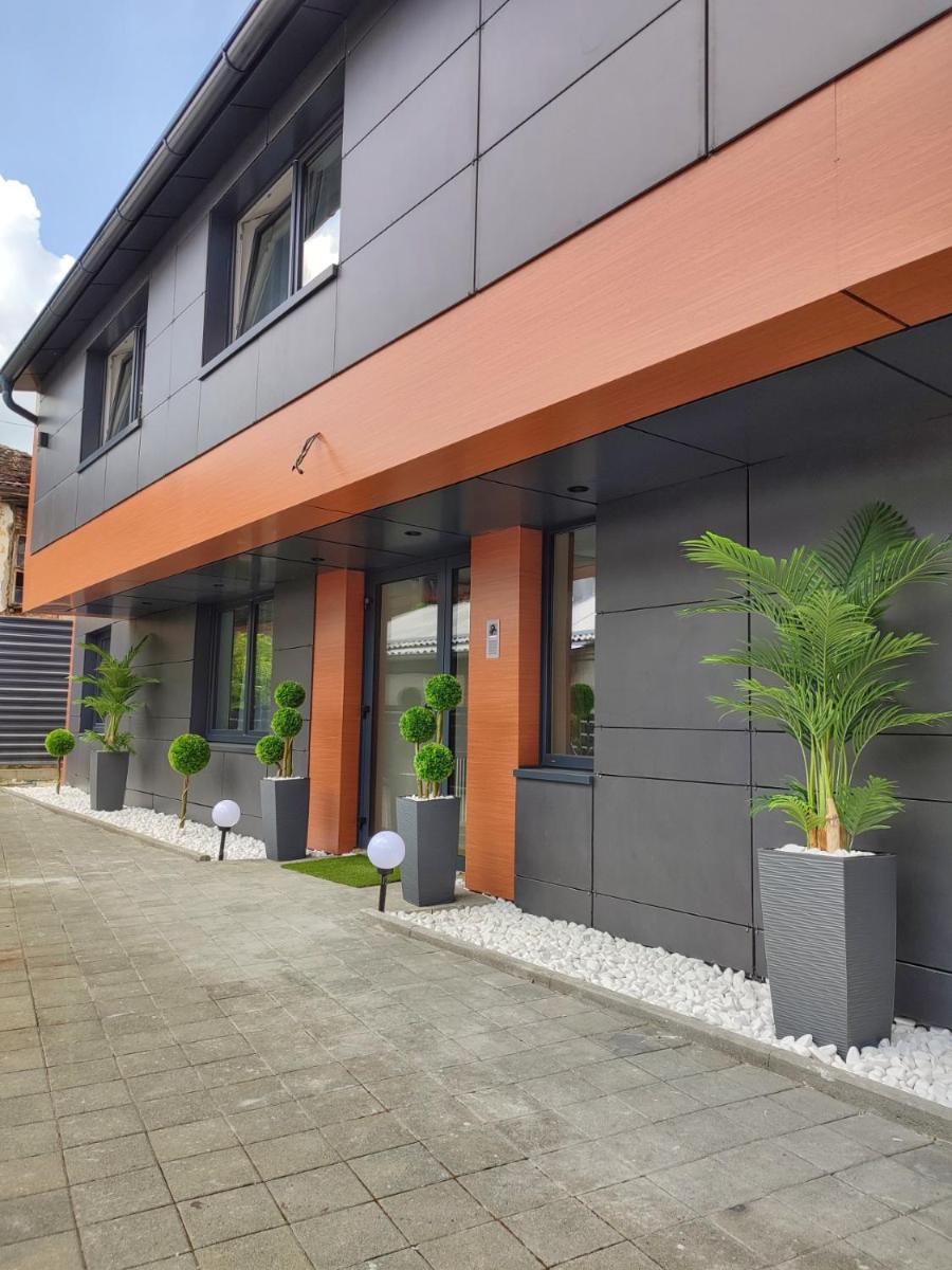 APARTMANI VALJEVO - Housity