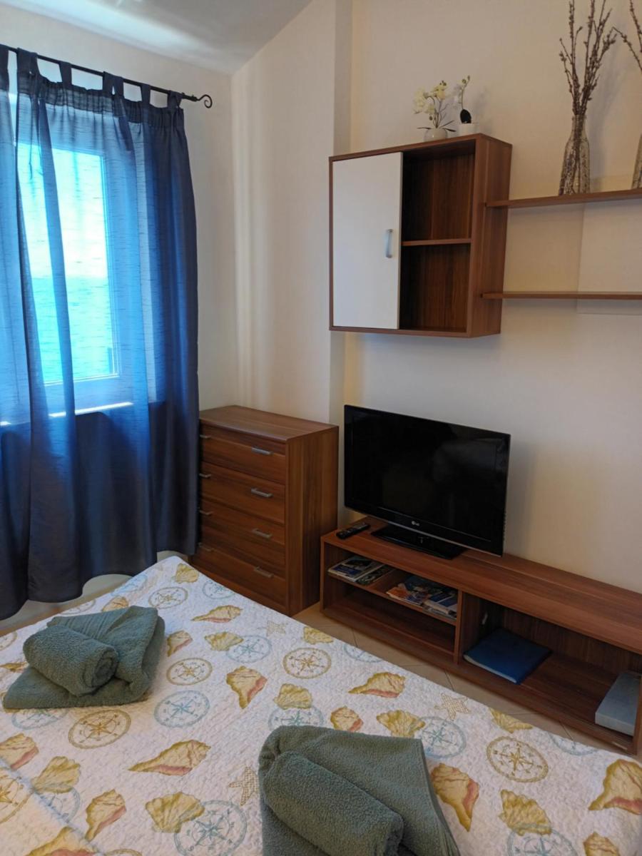 SEA & HONEY - Housity