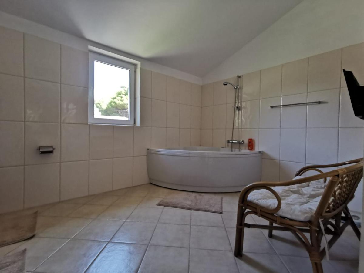 Vila Moli Suites - Housity