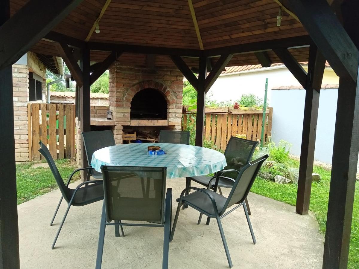 Apartman kod dide i bake - Housity