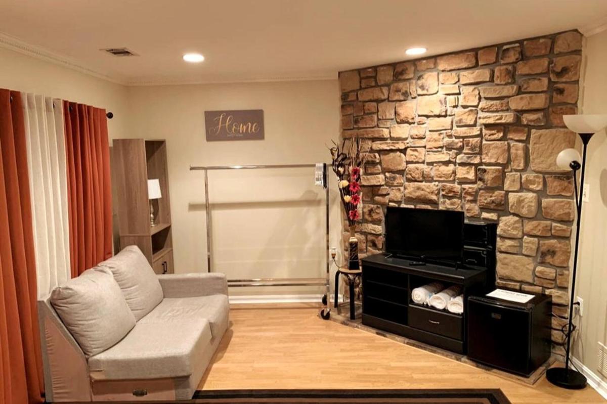 Room in House - The - Master - Haven - Housity