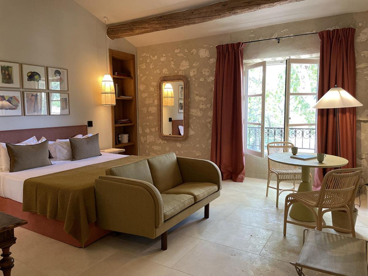 Coin salon dans l'établissement Baumanière - Les Baux de Provence