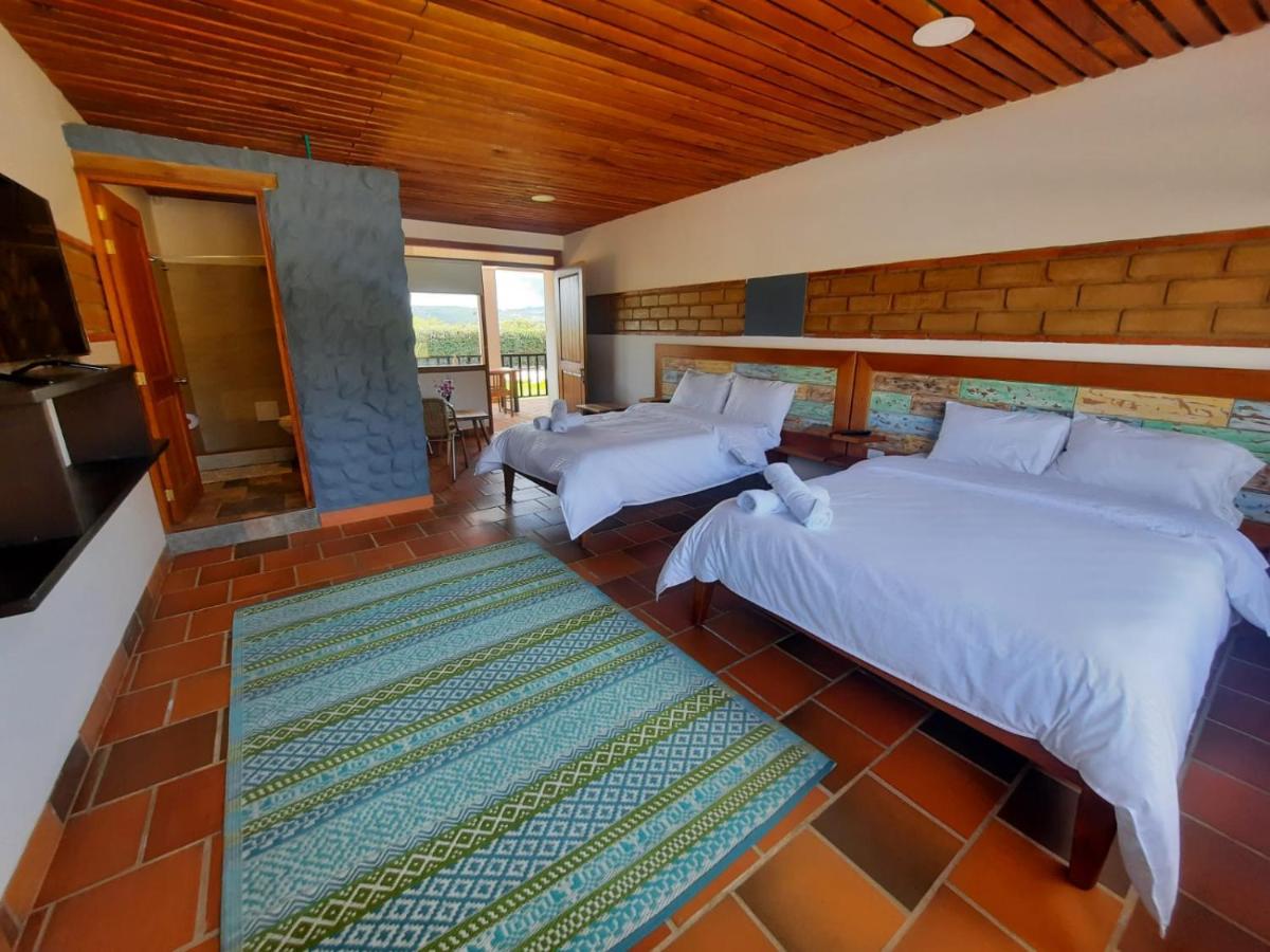 Hotel y Centro Comercial Valle del Pliosaurio - Housity