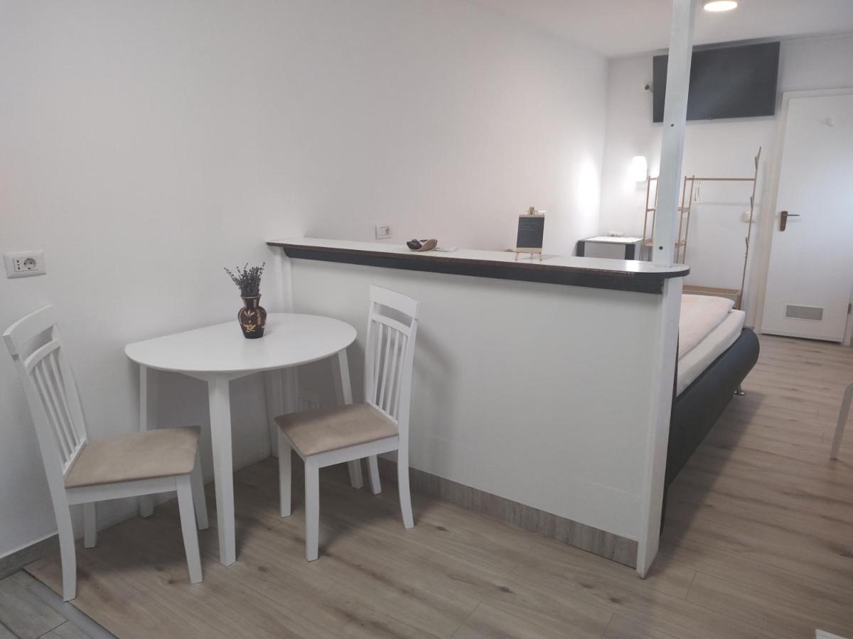 studio - Housity