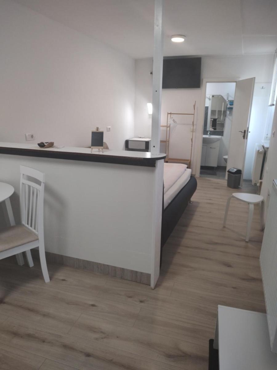 studio - Housity