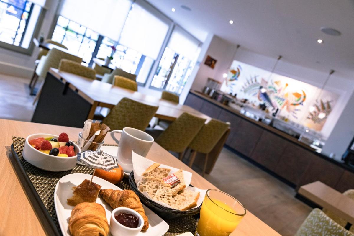 Nourriture dans l'hôtel ou à proximité