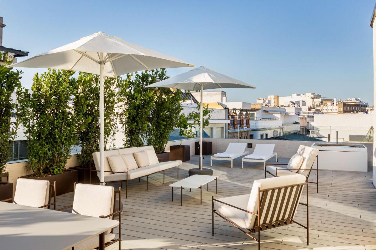 Un balcón o terraza de Radisson Collection Hotel, Magdalena Plaza Sevilla