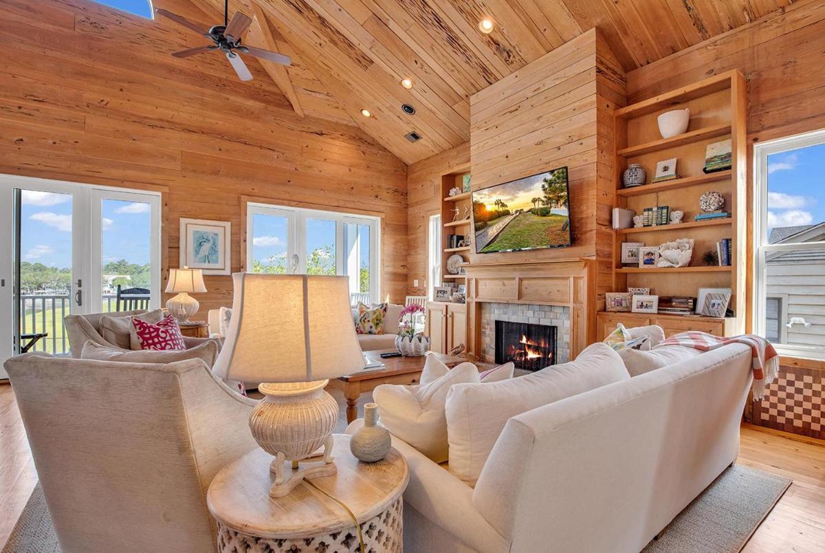 Marsh Madness 5 Bdrm Low Country Lifestyle - Housity