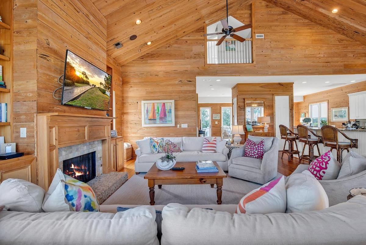 Marsh Madness 5 Bdrm Low Country Lifestyle - Housity