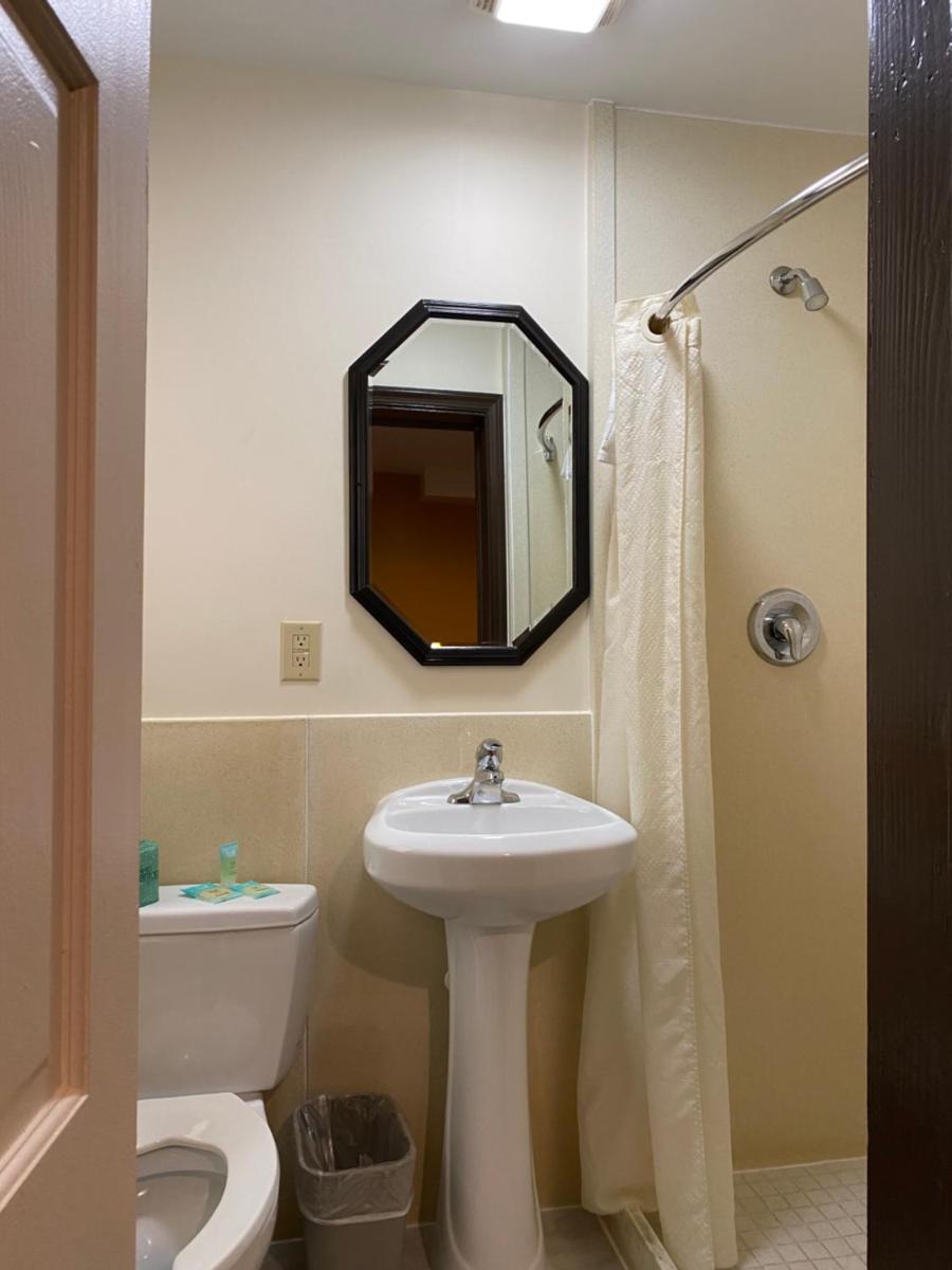 Budget Inn - Housity