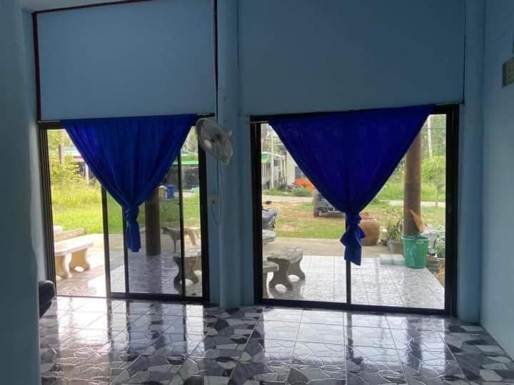 Baan Phi Yai Von - Housity