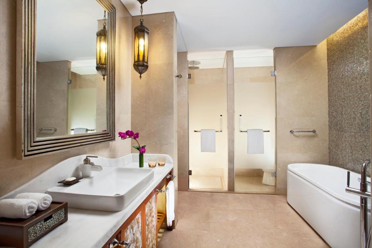 Sheraton Qingyuan Lion Lake Resort - Housity