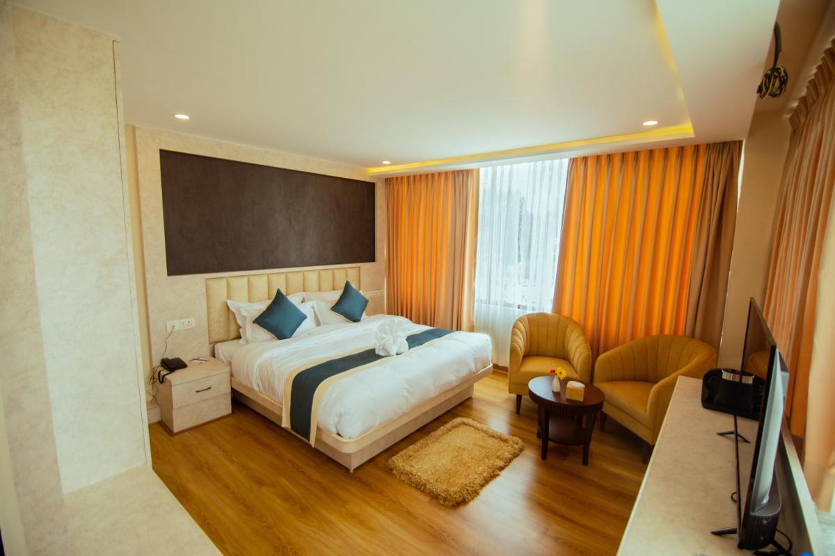 Hotel Black Diamond - Inside Airport - Housity