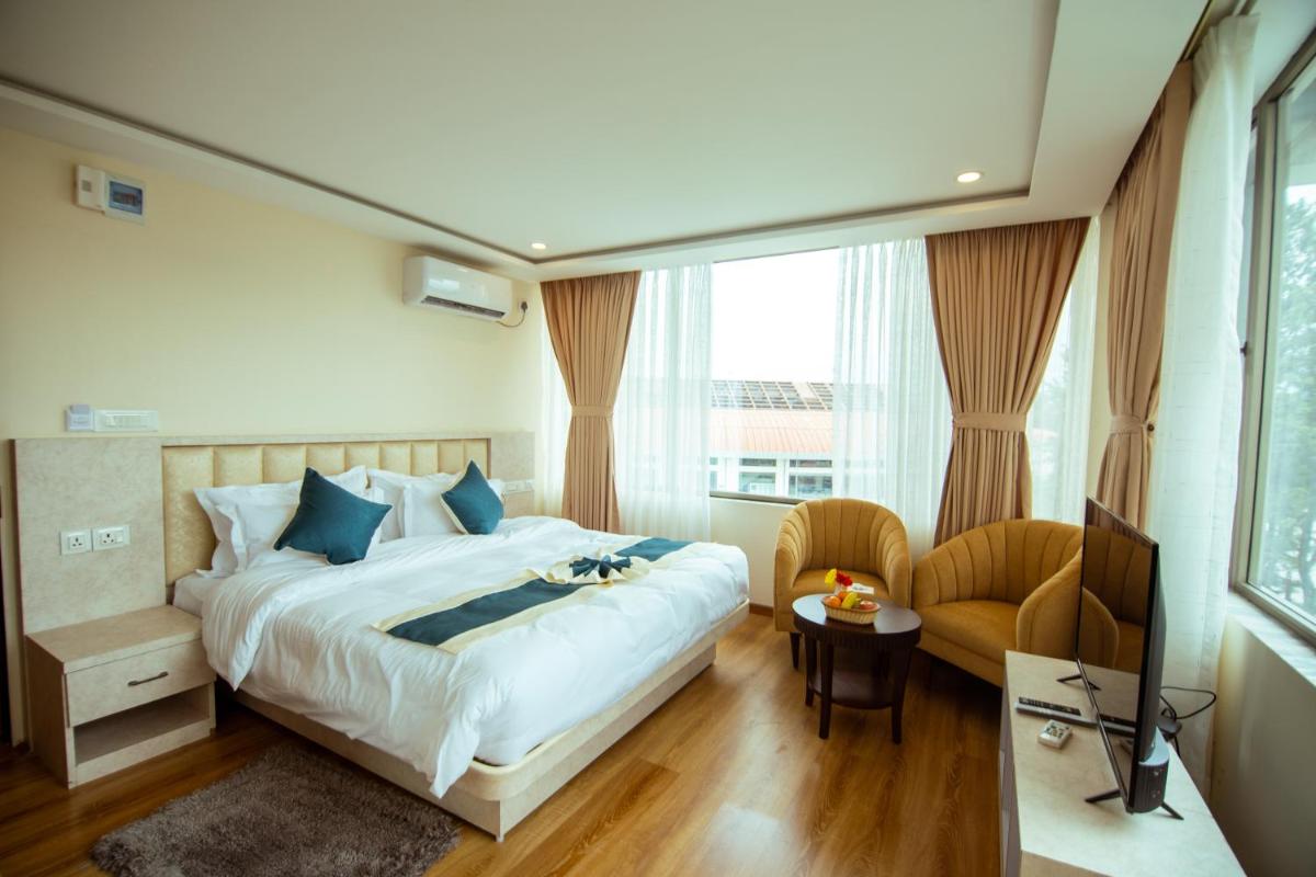 Hotel Black Diamond - Inside Airport - Housity