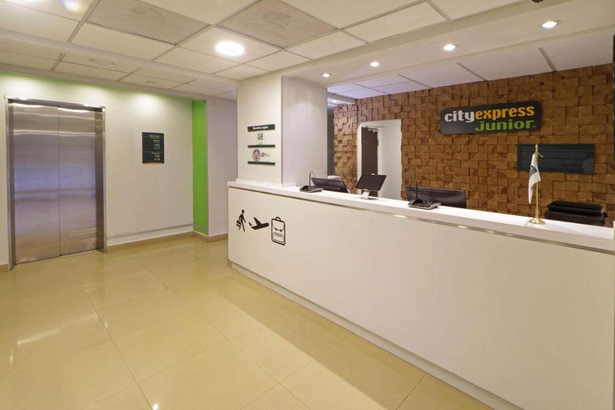 City Express Junior by Marriott Toluca Aeropuerto - Housity