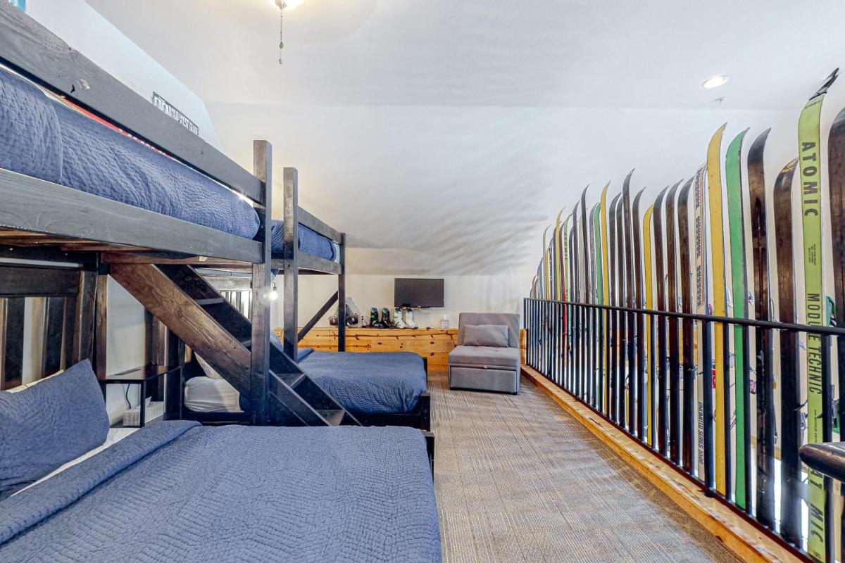 Majestic Alpine Retreat - Housity