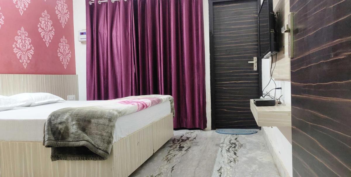 OYO Rohtak Guest House - Housity