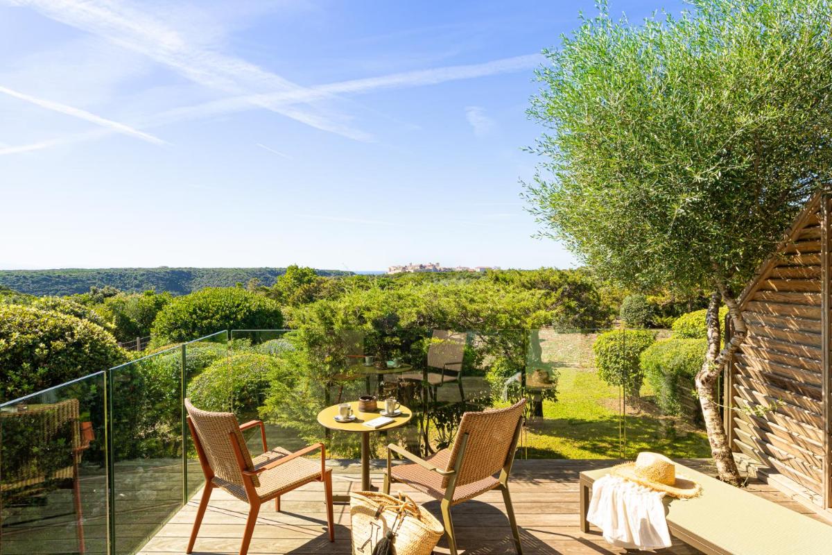 Jardin de l'établissement Hôtel & Spa Version Maquis Citadelle